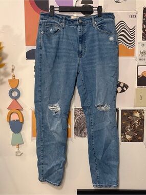 Universal Thread High Rise 90s Slim Distressed Jeans Size 14R